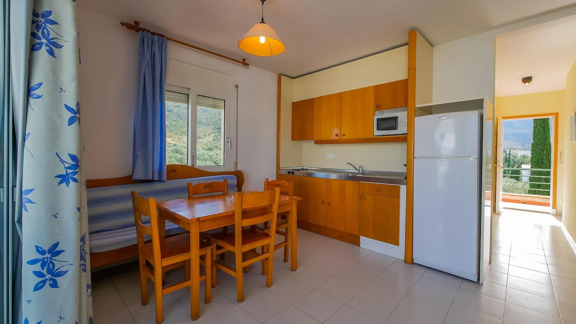 Agi Rescator Apartments Rosas
