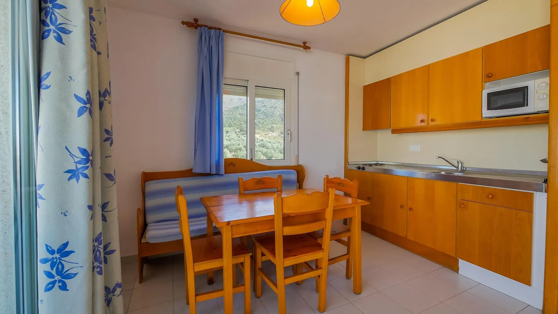 Agi Rescator Apartments Roses Spain