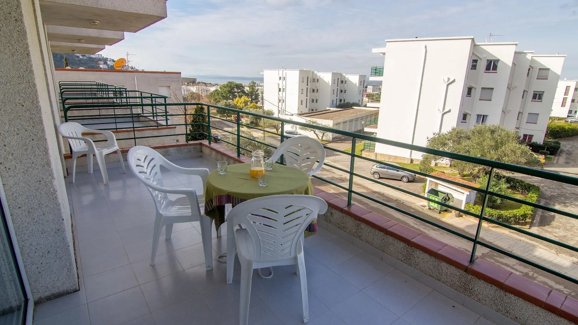 Agi Rescator Apartments Roses