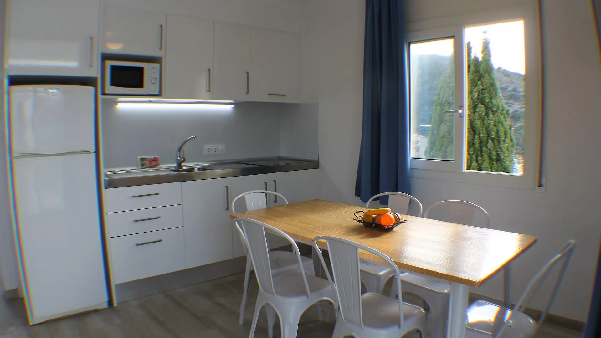 Agi Rescator Apartments Roses